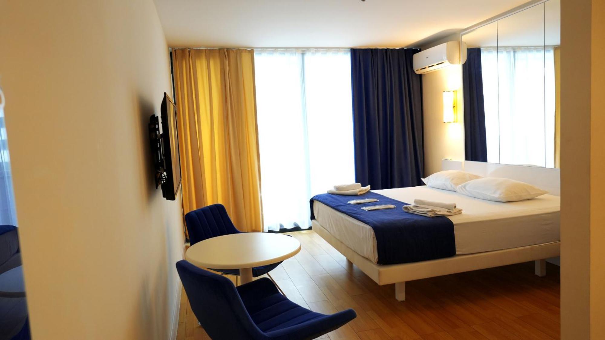 באטומי Lux Apart Hotel 555 מראה חיצוני תמונה