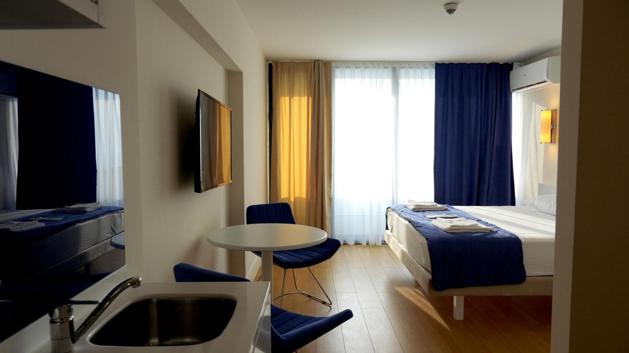 באטומי Lux Apart Hotel 555 מראה חיצוני תמונה