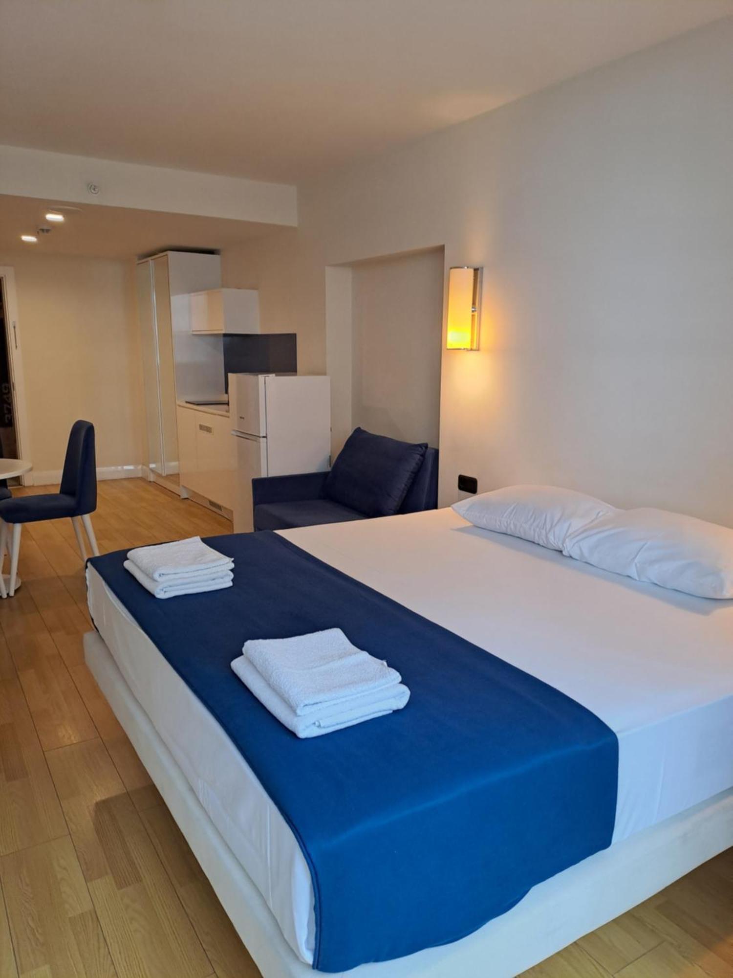 באטומי Lux Apart Hotel 555 חדר תמונה