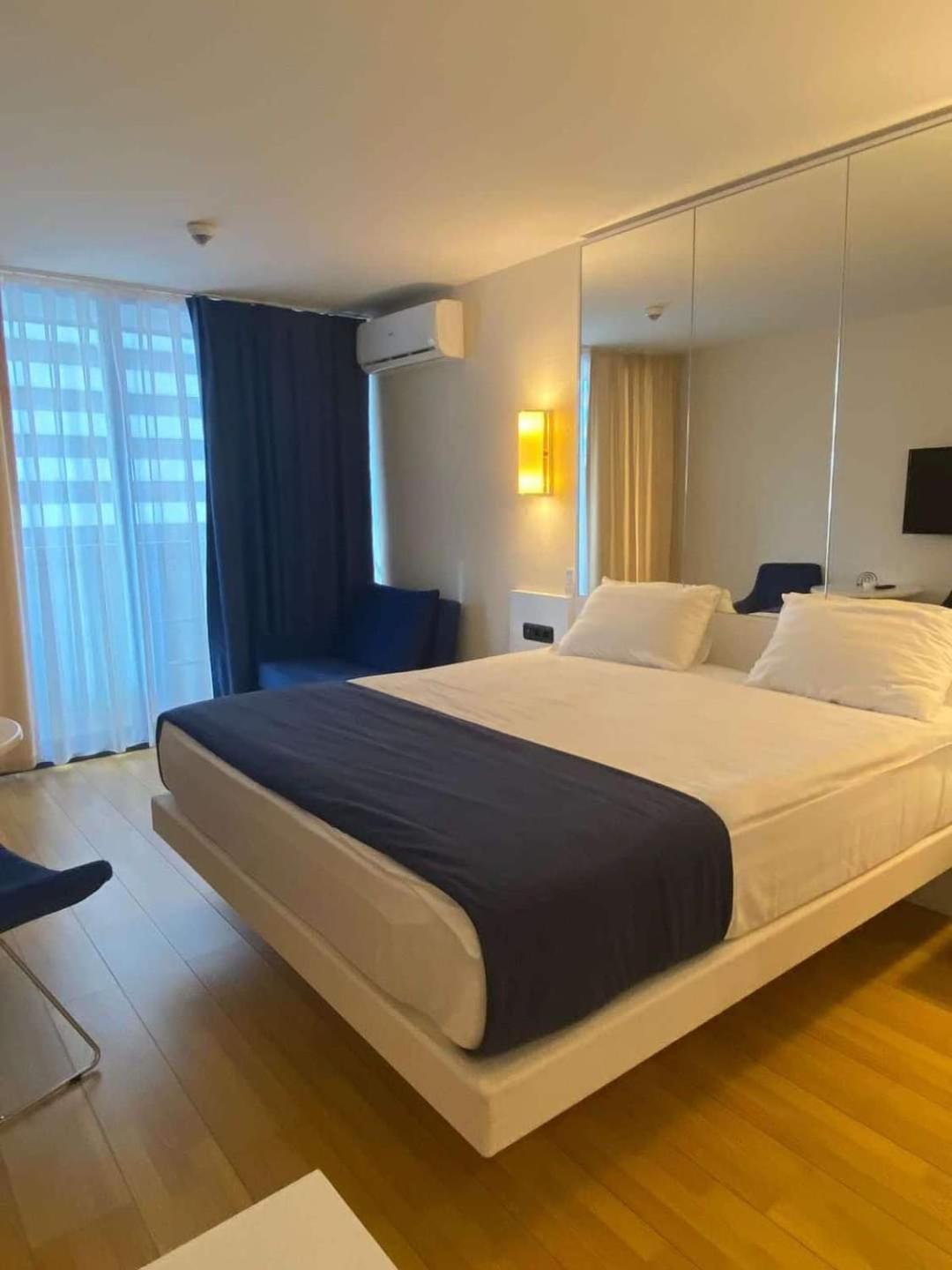 באטומי Lux Apart Hotel 555 מראה חיצוני תמונה
